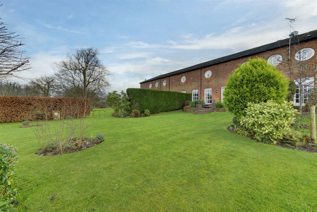 Additional property image - 3 The Stables, Somerford, Congleton