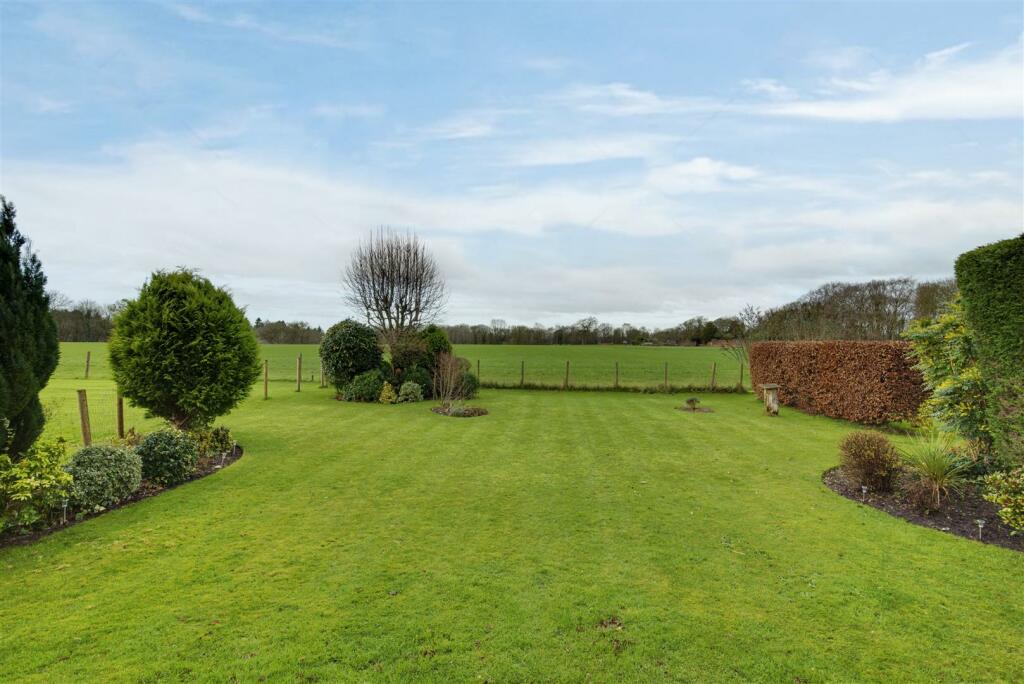 Additional property image - 3 The Stables, Somerford, Congleton