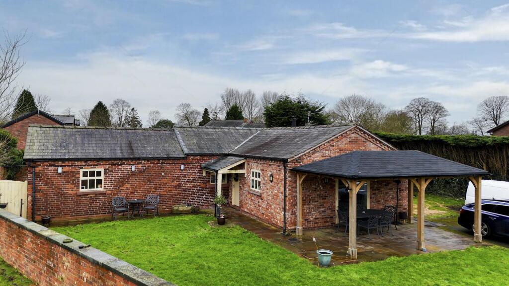 Additional property image - Bluebell Cottage, Off Macclesfield Road, Holmes Chapel