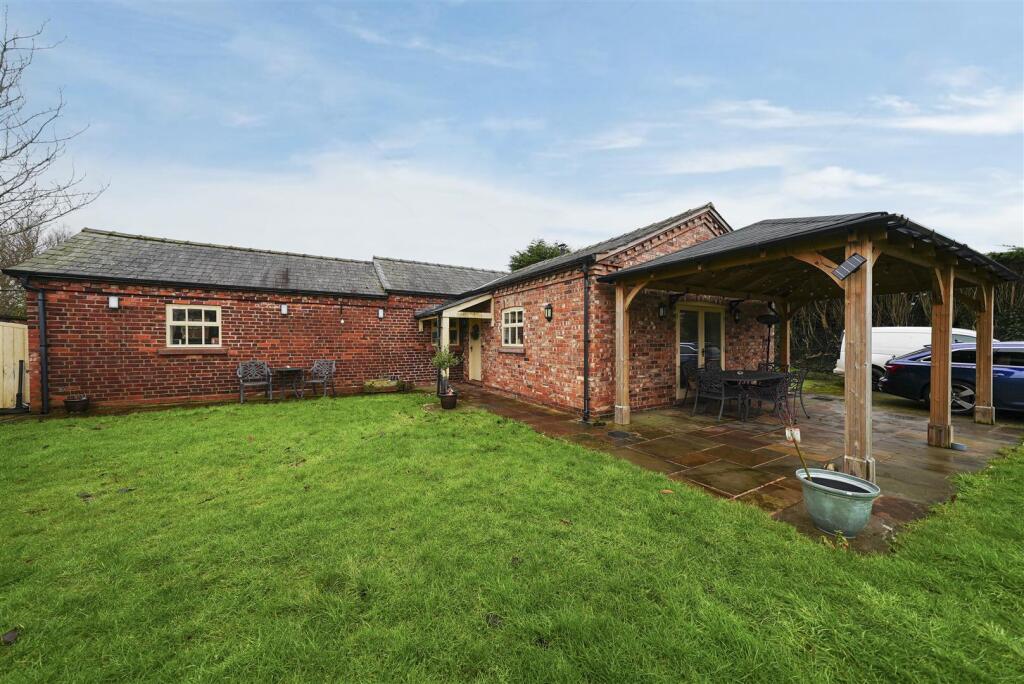 Additional property image - Bluebell Cottage, Off Macclesfield Road, Holmes Chapel