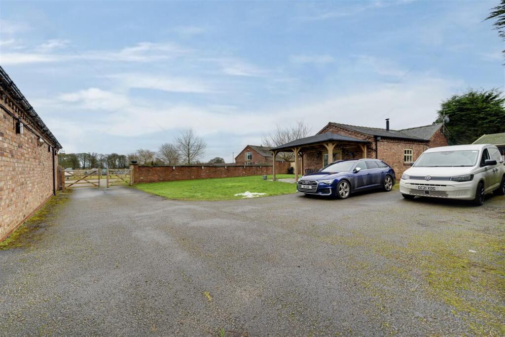 Additional property image - Bluebell Cottage, Off Macclesfield Road, Holmes Chapel