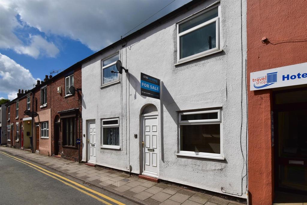 2 bedroom terraced house for sale in Kinsey Street, Congleton, CW12