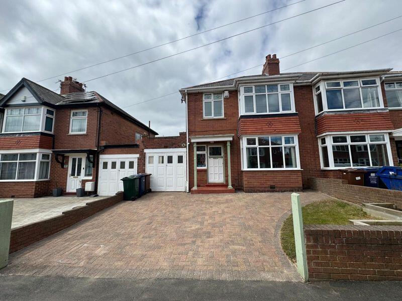 3 bedroom semidetached house for sale in Swaledale Gardens, High