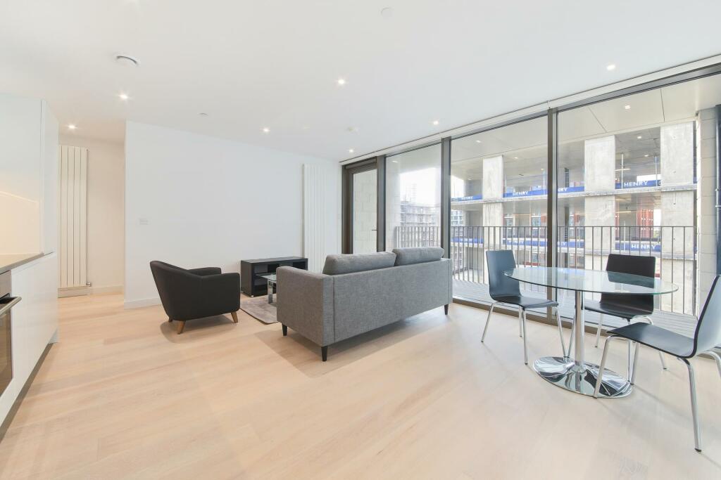 2 bedroom apartment for rent in Windlass House, Royal Wharf, London
