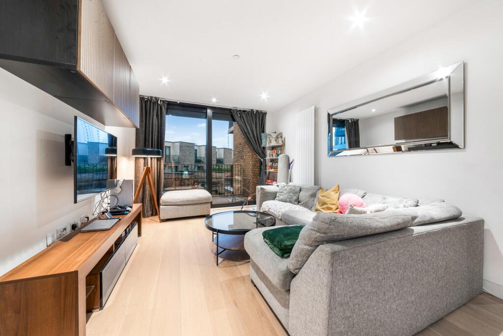 Main image of property: Masthead House, Royal Wharf, E16