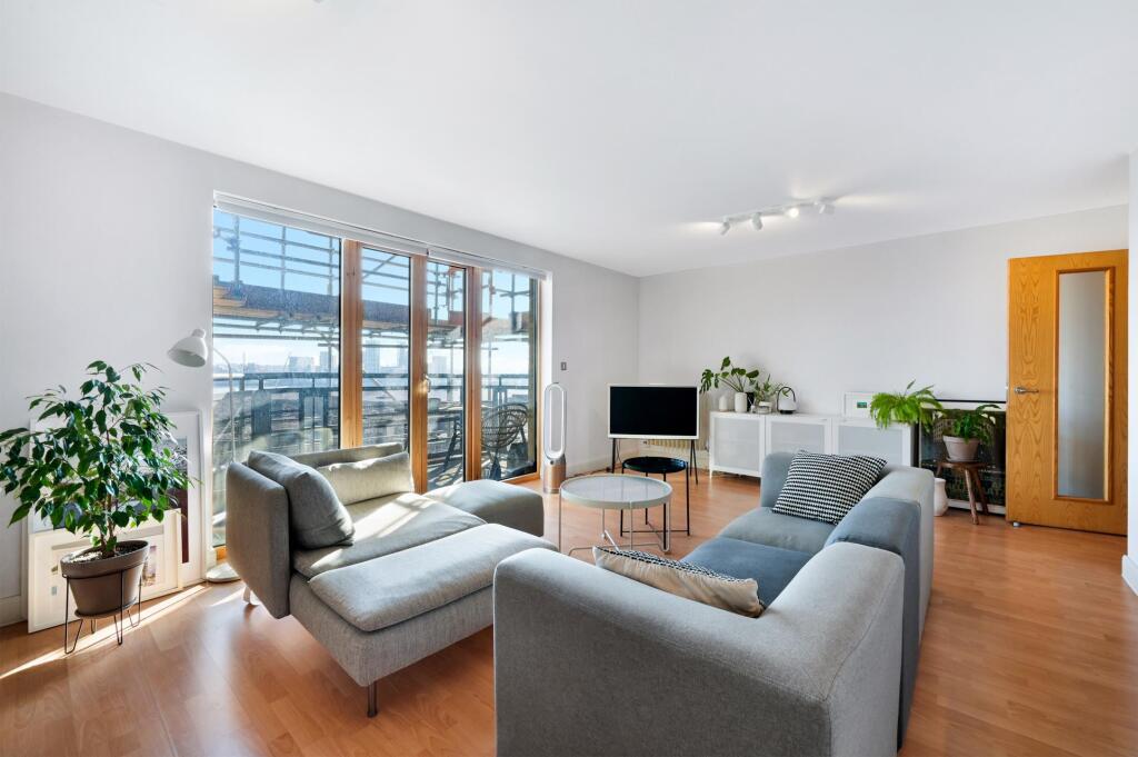 Main image of property: Western Beach Apartments, London, E16