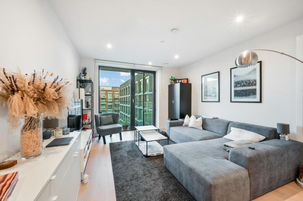 Main image of property: John Cabot House, Royal Wharf, E16