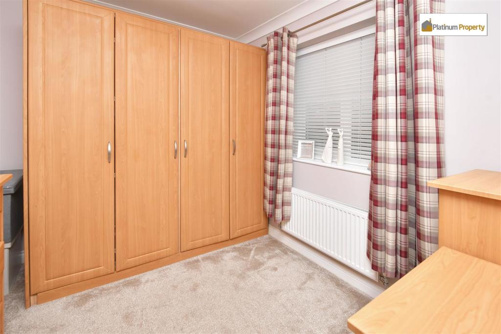 2 bedroom detached bungalow for sale in East Street, Weston Heights