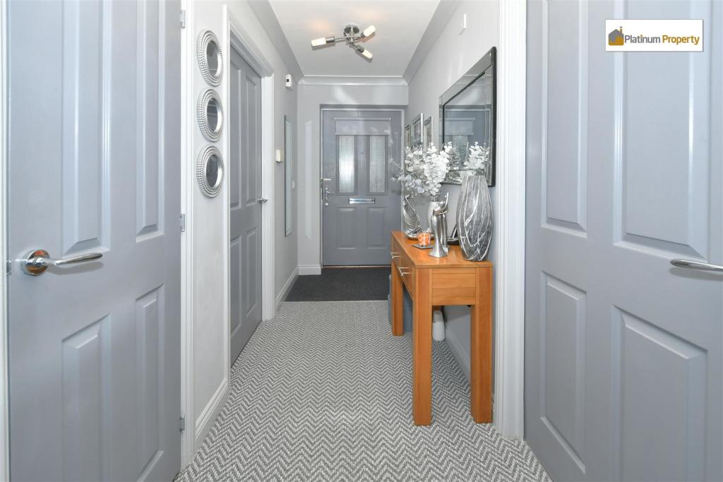 2 bedroom detached bungalow for sale in East Street, Weston Heights