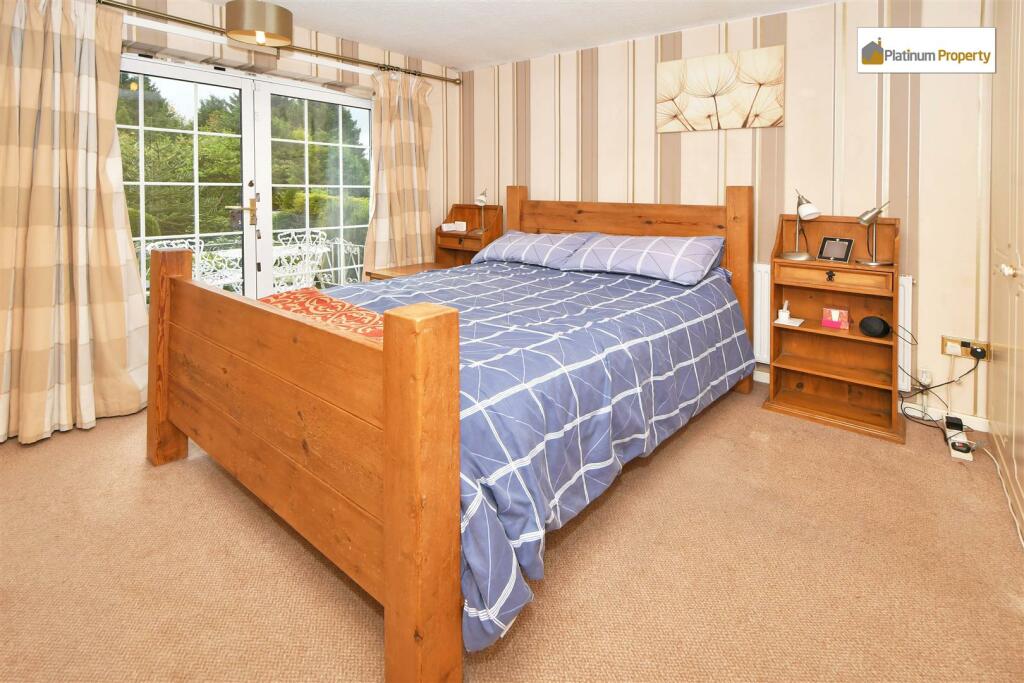 3 bedroom detached house for sale in Grindley Lane, Meir Heath, ST3 7LP