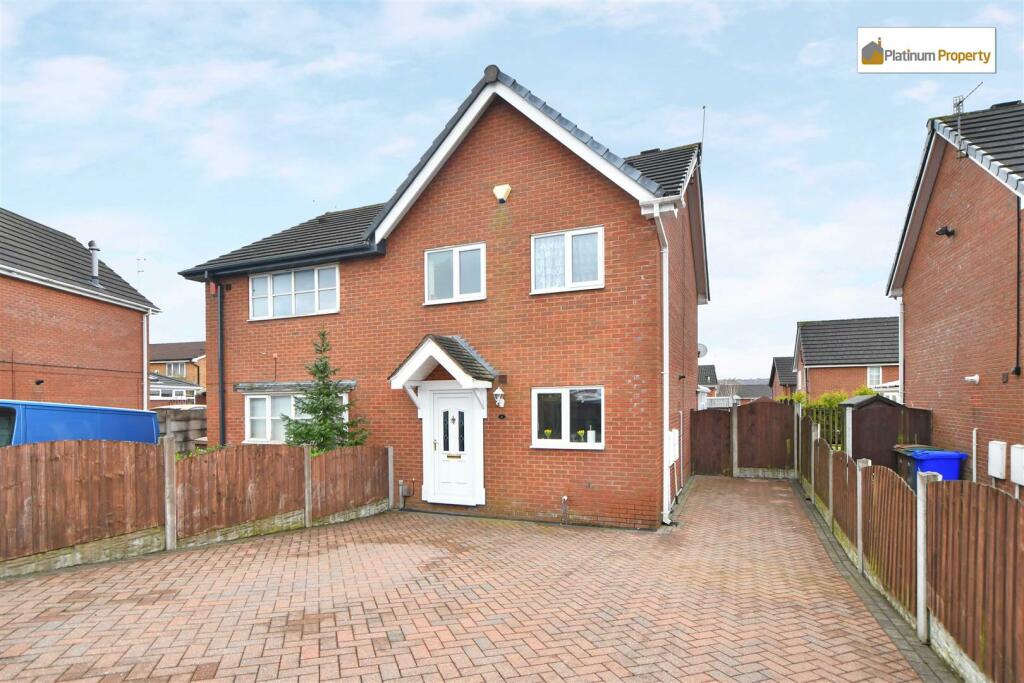 3 bedroom semi-detached house for sale in Ledstone Way, Meir Hay, ST3 5UQ, ST3