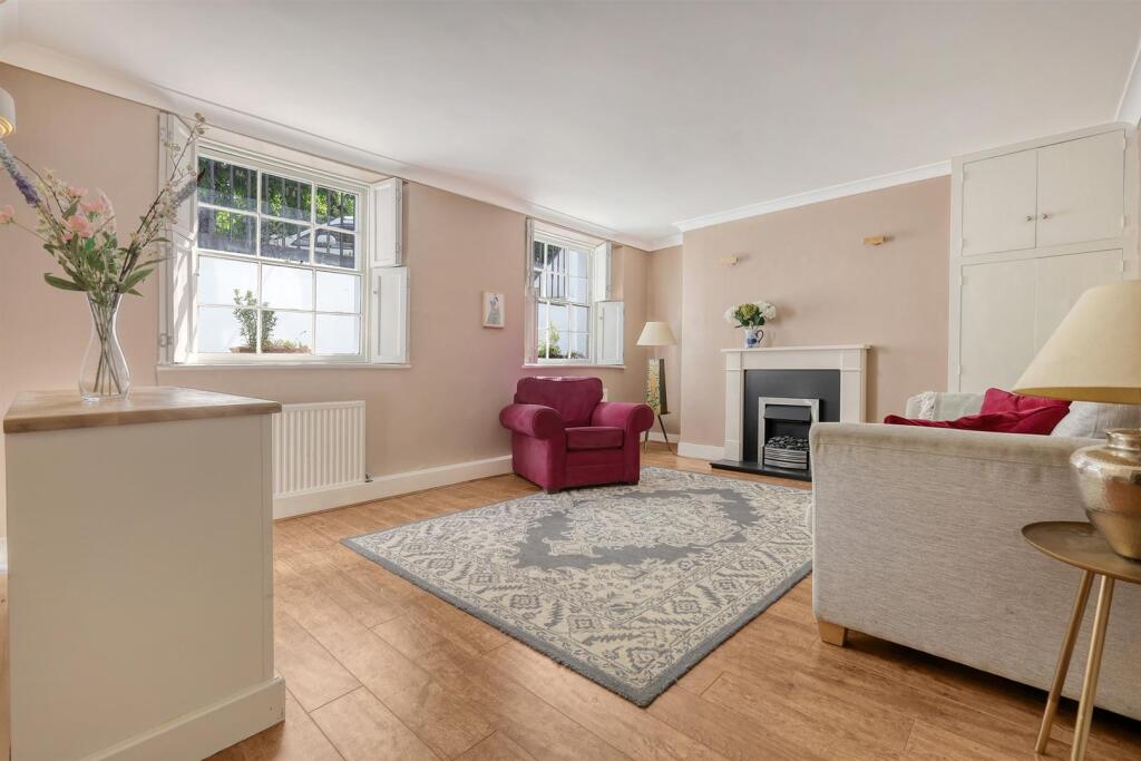 Main image of property: Highbury Park, N5 1TH