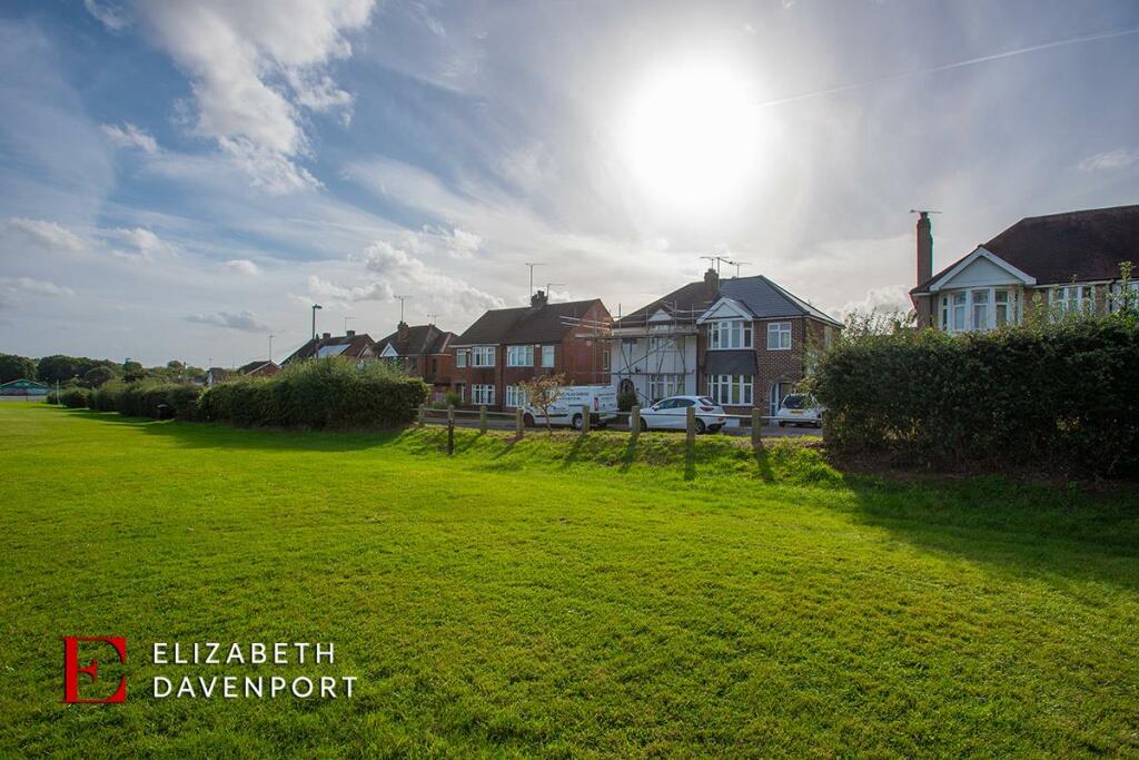 3 bedroom semidetached house for sale in The Park Paling, Cheylesmore