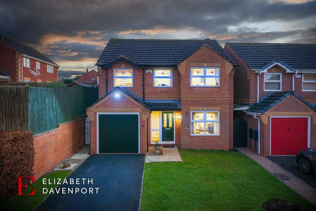 4 bedroom detached house for sale in Greenland Court, Allesley Green