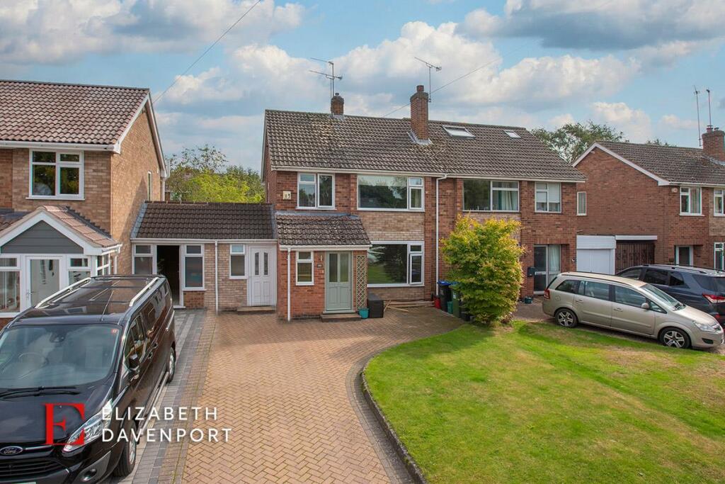 4 bedroom semidetached house for sale in Clinton Lane, Kenilworth, CV8
