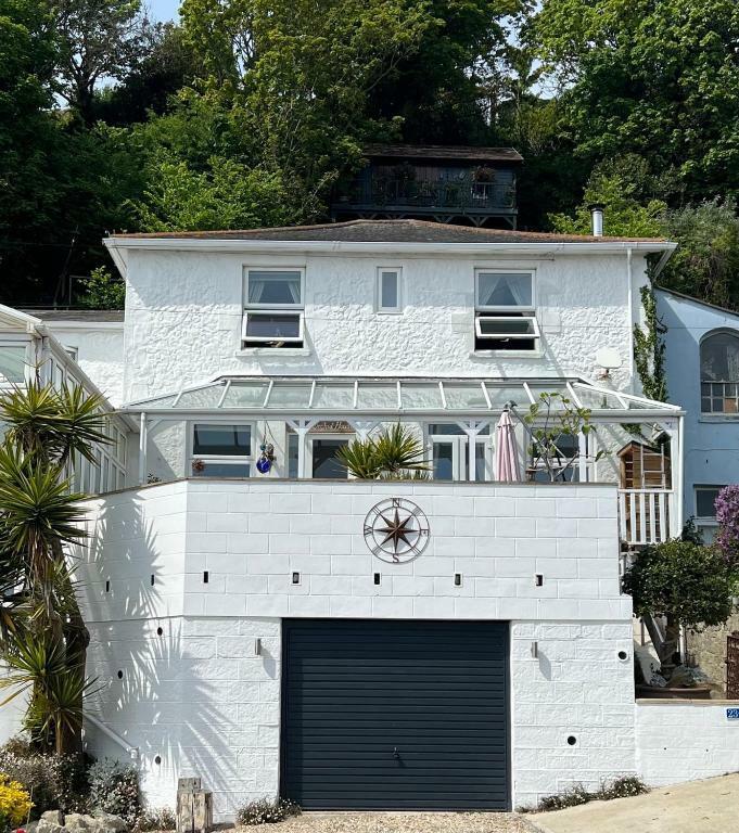 Main image of property: Spring Hill Ventnor