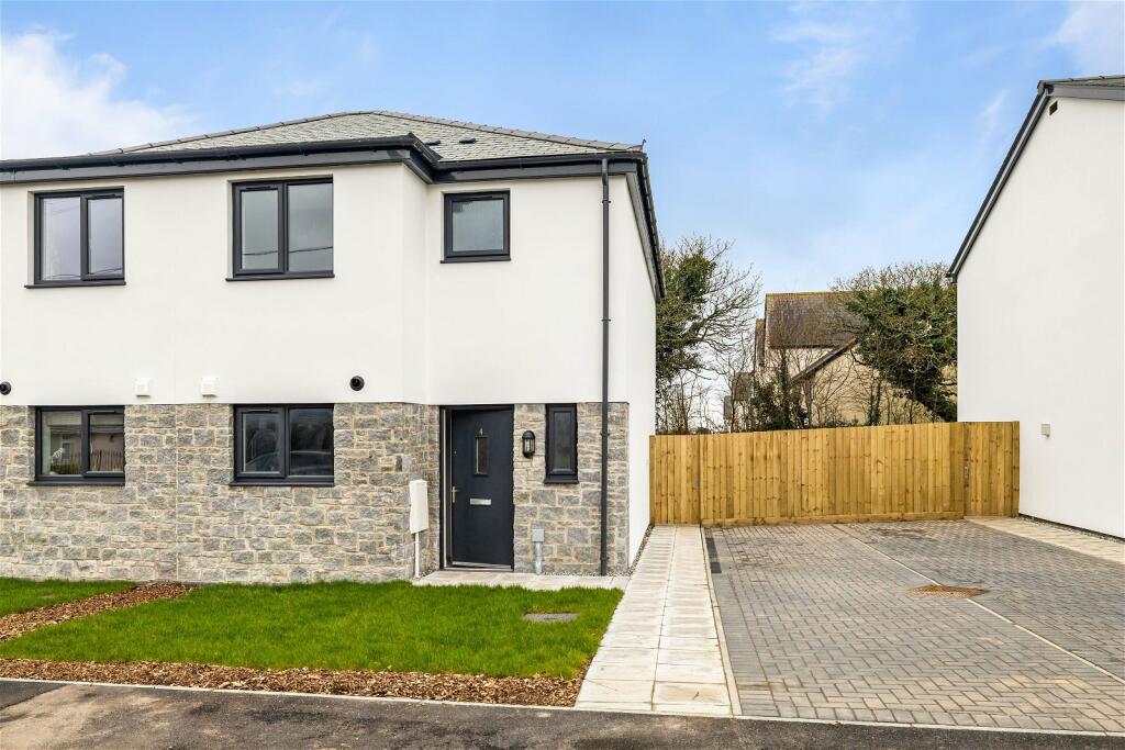 3 bedroom semi-detached house for sale in Plymbridge Gardens, Glenholt, Plymouth, PL6