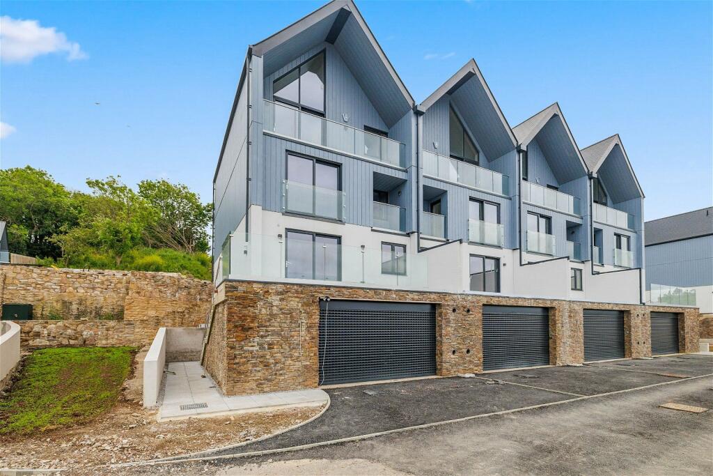 4 bedroom terraced house for sale in Baylys Road, Oreston, Plymouth., PL9