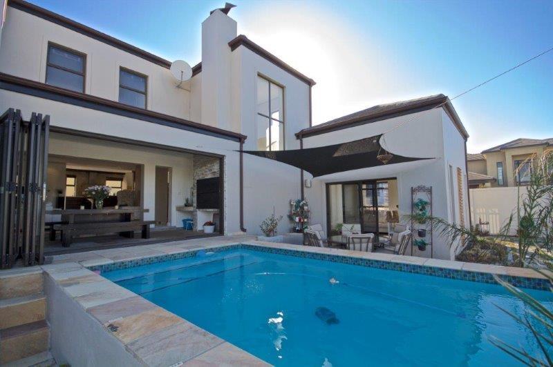 Main image of property: Bloubergstrand, Western Cape