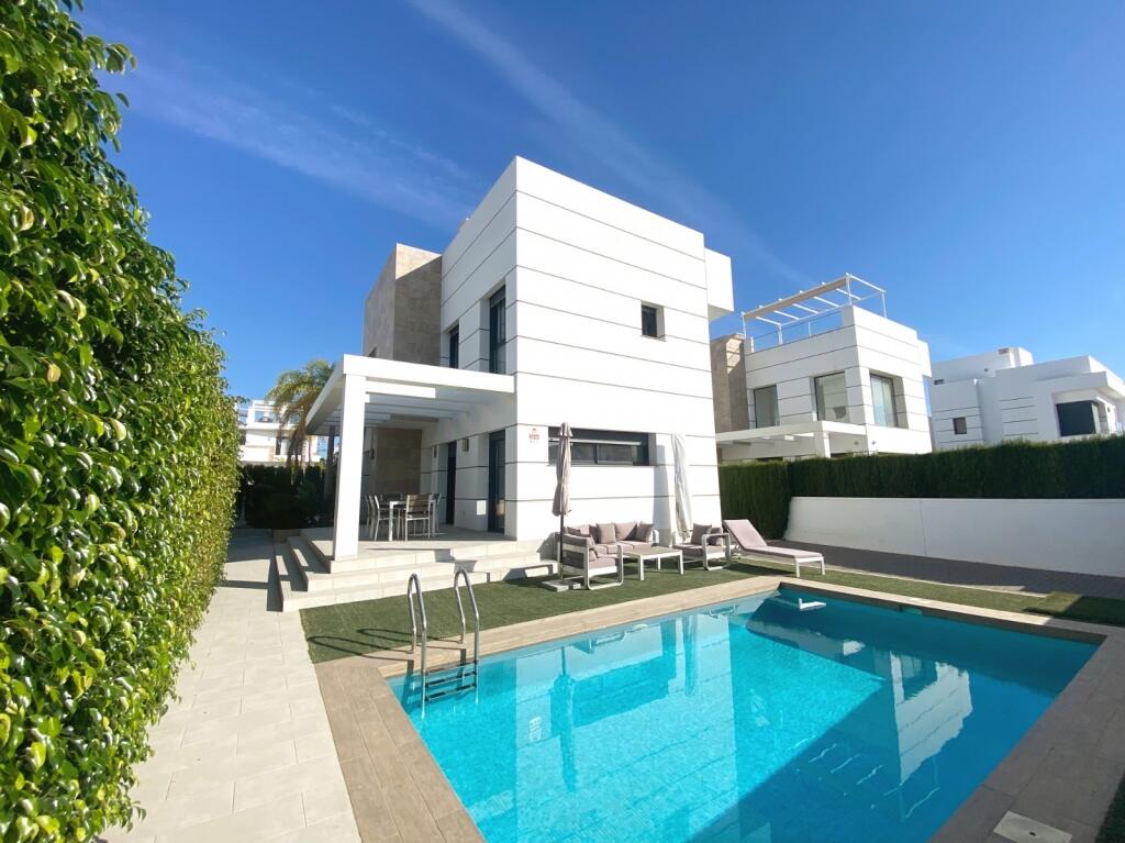 Main image of property: Rojales