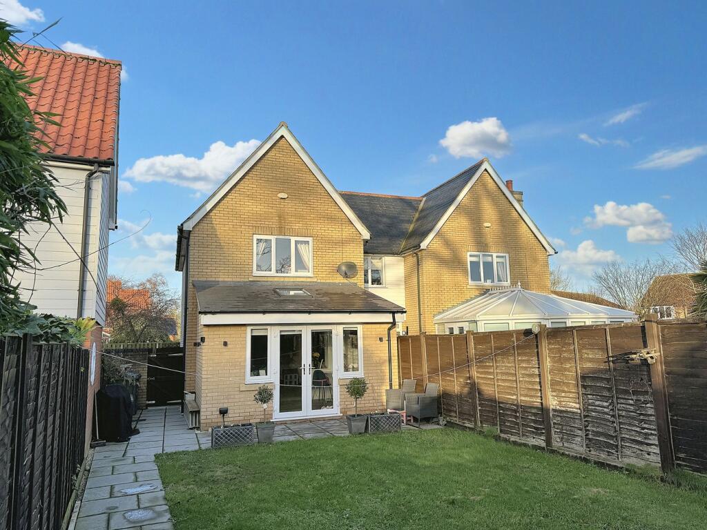 2 bedroom semidetached house for sale in Maple Close, Rendlesham