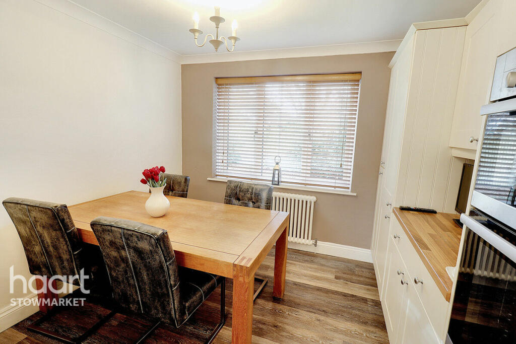 3 bedroom detached house for sale in Thackeray Grove, Stowmarket, IP14