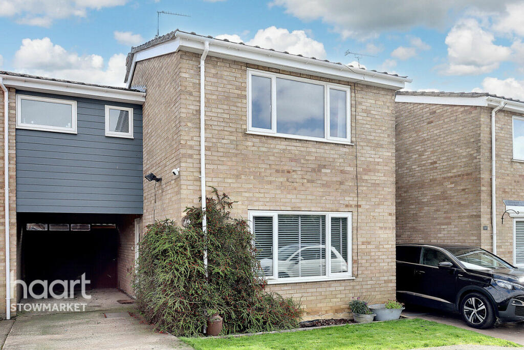 3 bedroom link detached house for sale in Castle Rise, Haughley