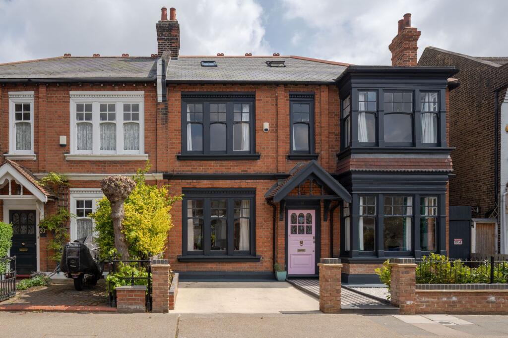 Main image of property: Wanstead Park Avenue, Aldersbrook, London, E12