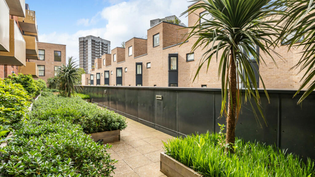 Additional property image - Gala Court, Erith High Street, Erith, DA8 1FE