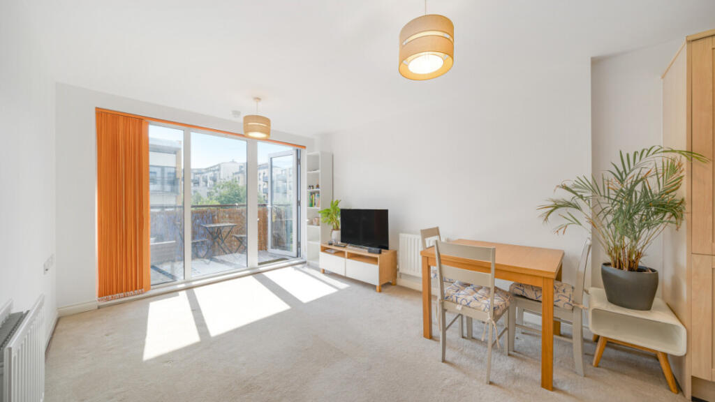 Main image of property: 47 Norman Road, Greenwich, SE10 9QB