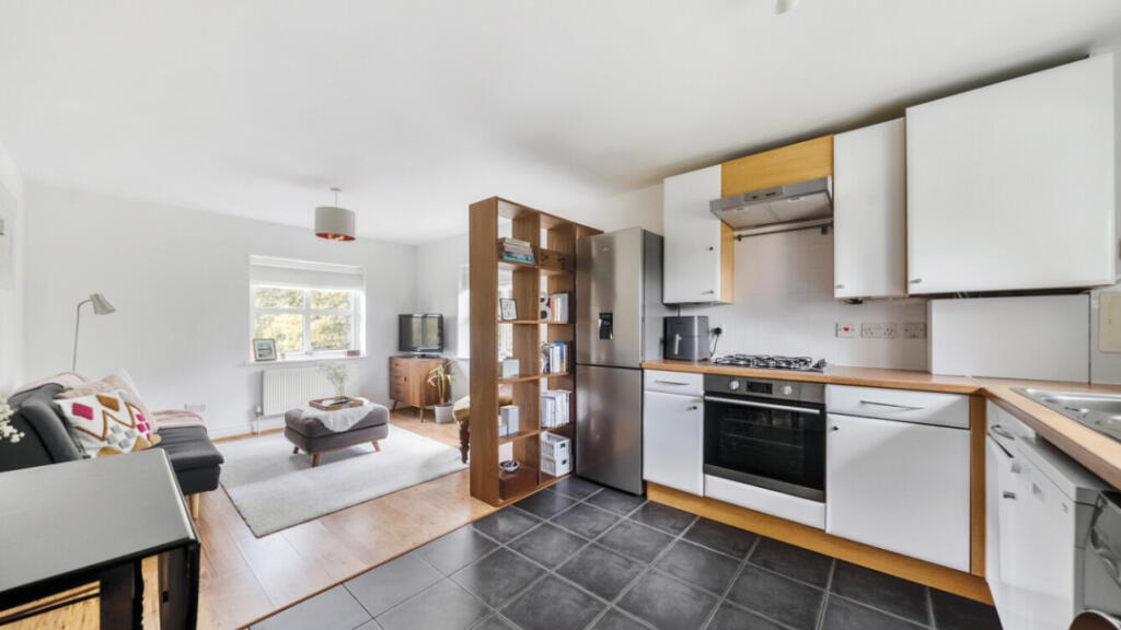 Main image of property: 307 Beulah Hill, Crown Point, SE19 3UZ