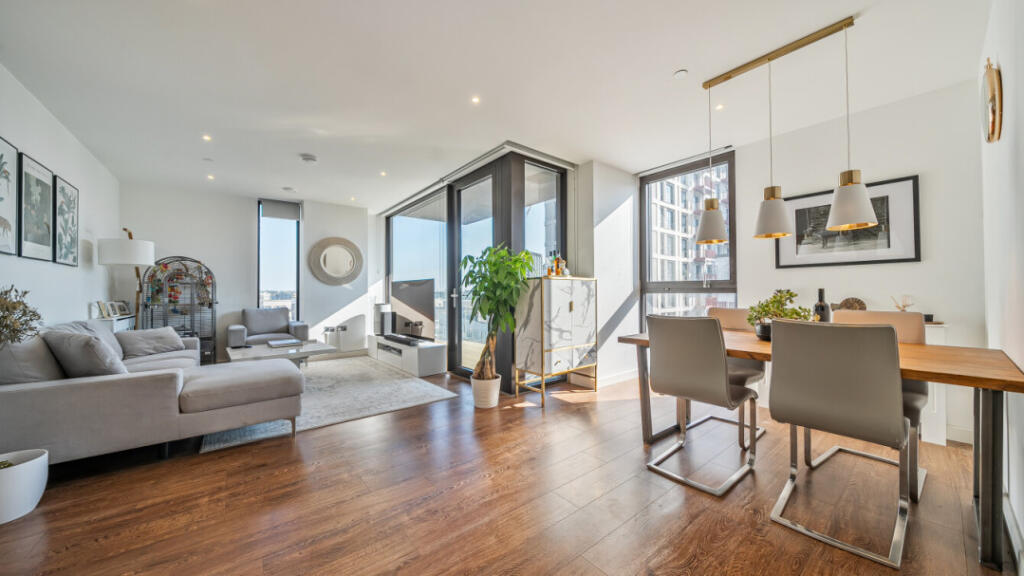 Main image of property: 60 Barge Walk, Greenwich, SE10 0UG