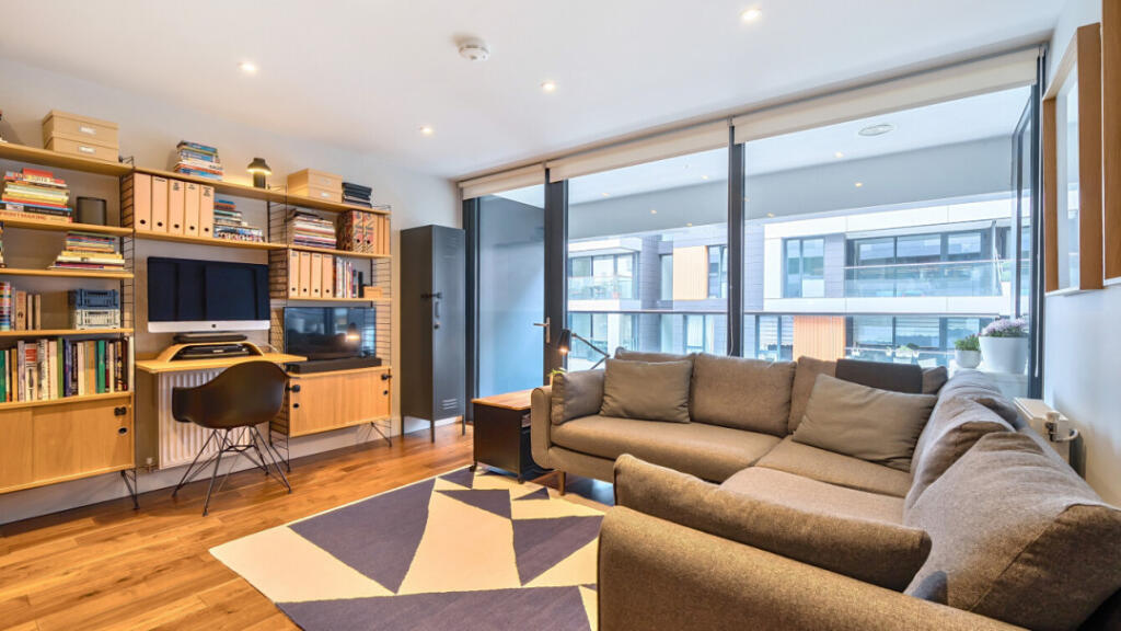Main image of property: 8 Lambarde Square, Greenwich, SE10 9GB