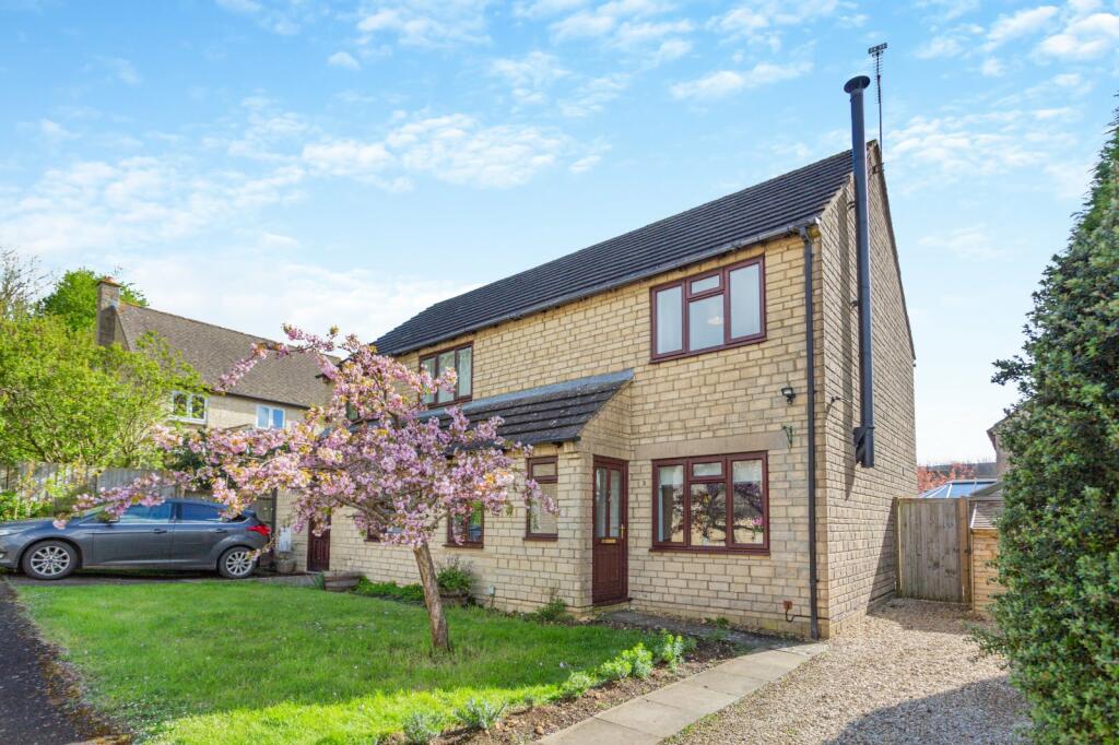 2 bedroom semidetached house for sale in Graveney Road, Northleach
