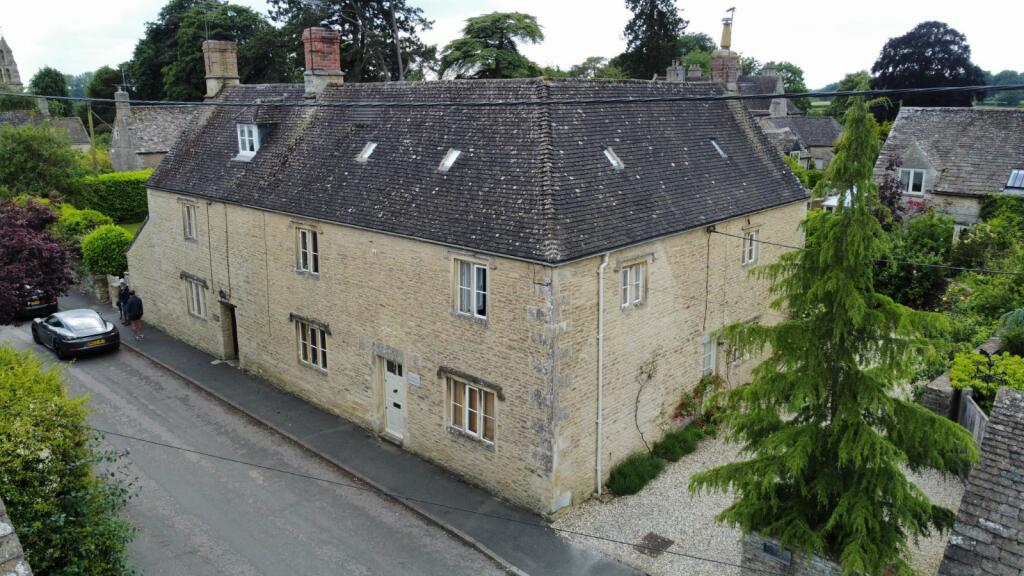 4 bedroom semidetached house for sale in Cricklade Street, Poulton