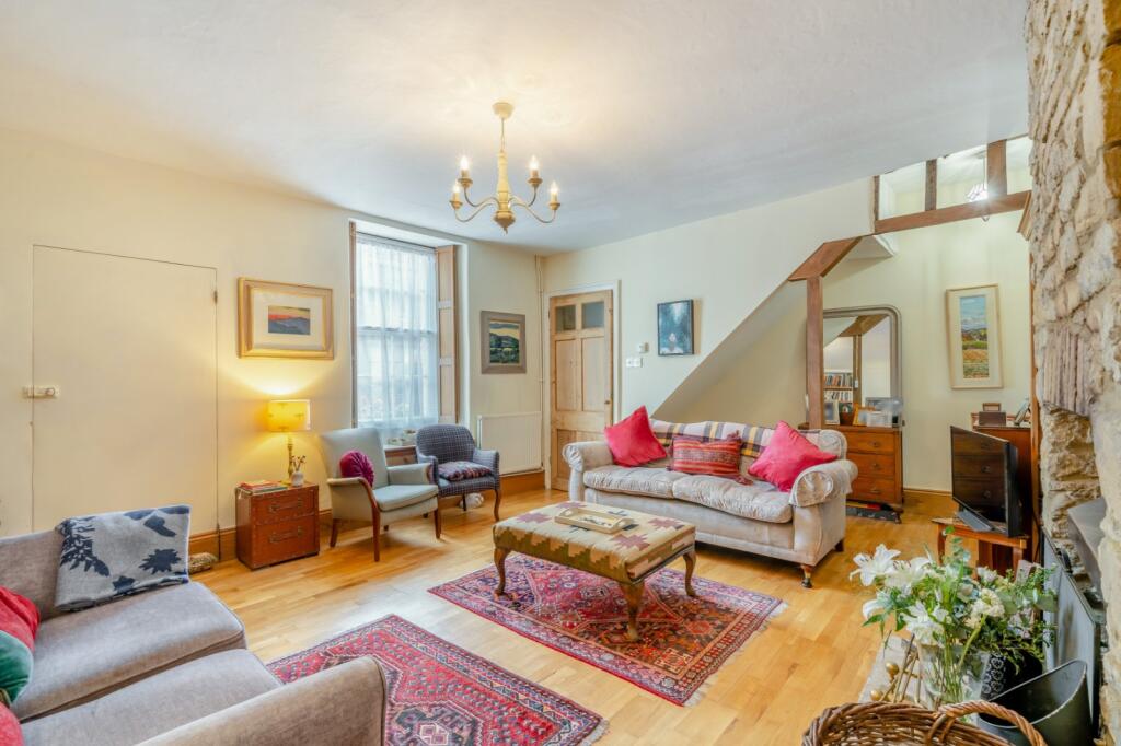 Main image of property: Cricklade Street, Cirencester, Gloucestershire, GL7