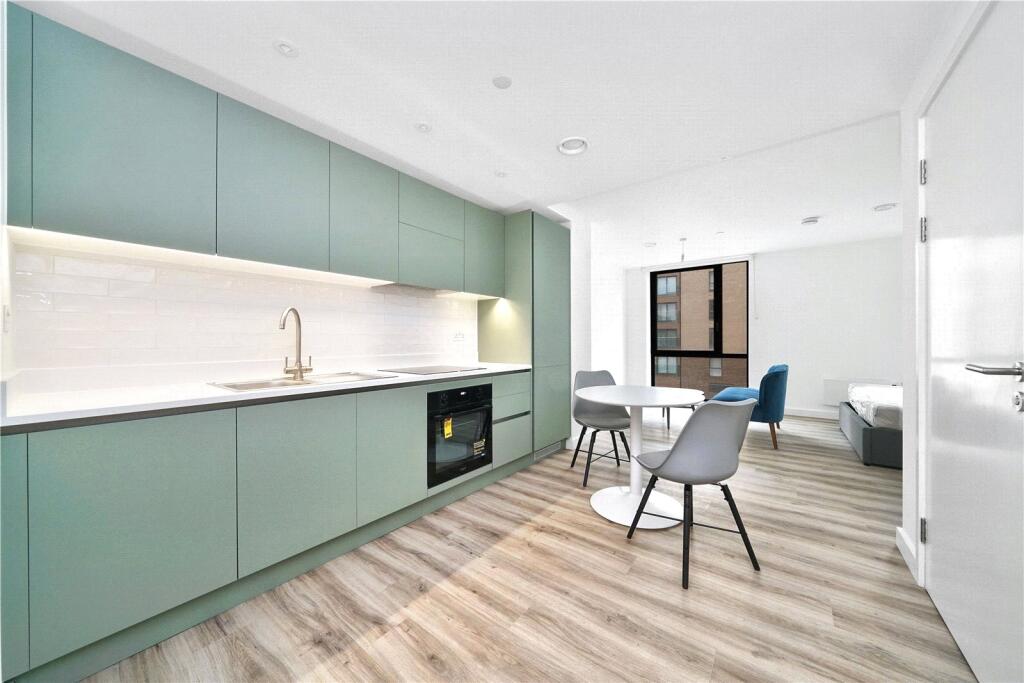 Main image of property: Viva Court, Kimpton Road, Luton, LU2