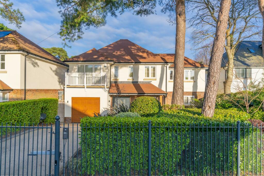 4 bedroom detached house for sale in Beaumont Road, Canford Cliffs, BH13