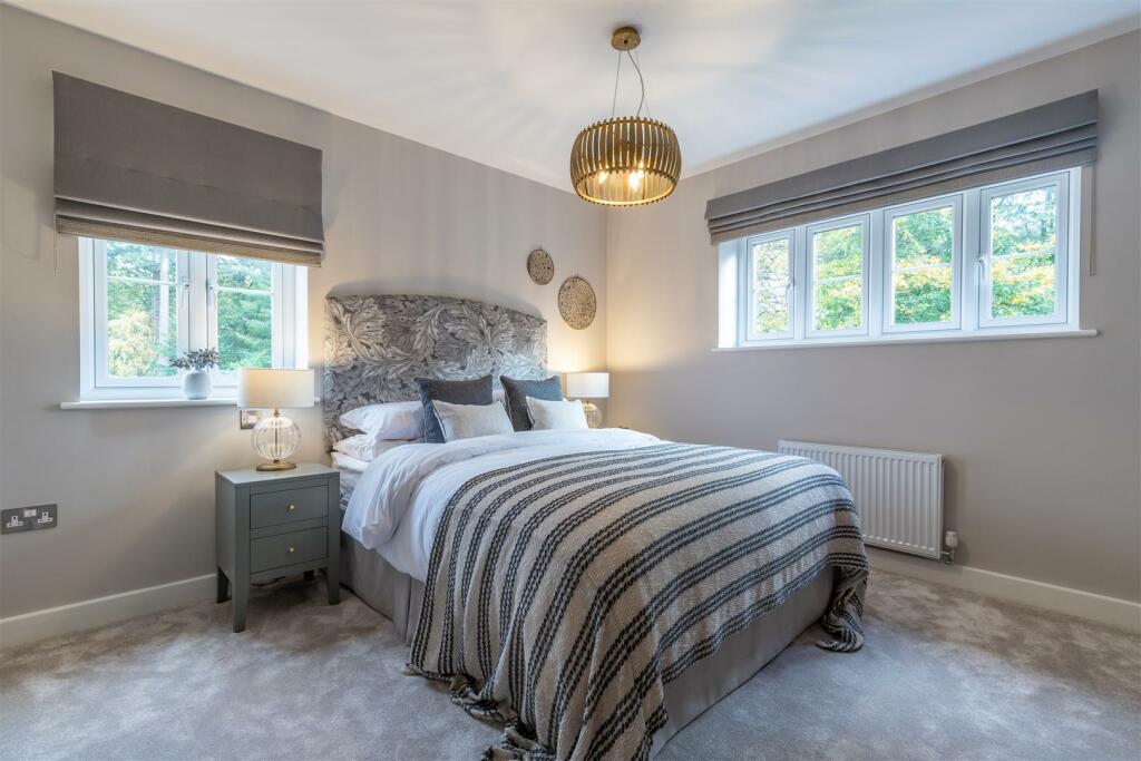 Additional property image - Badgers Walk, Ferndown