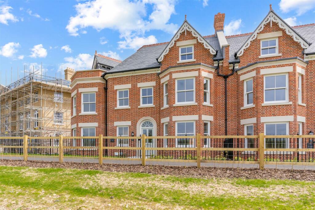 5 bedroom detached house for sale in Julians Road, Wimborne Minster, BH21