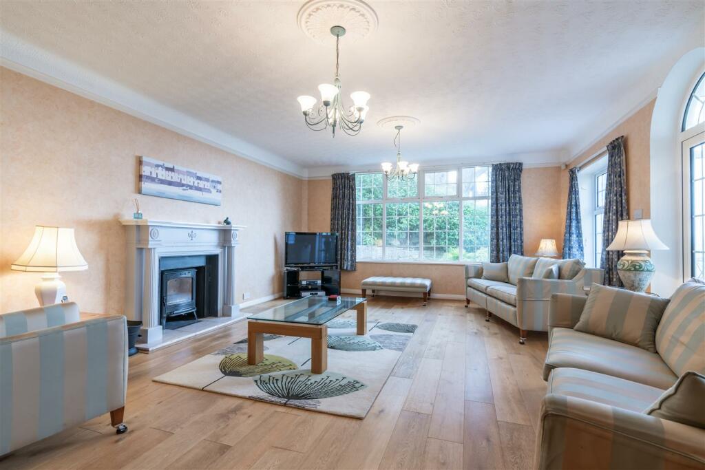 Additional property image - Sandbanks Road, Evening Hill