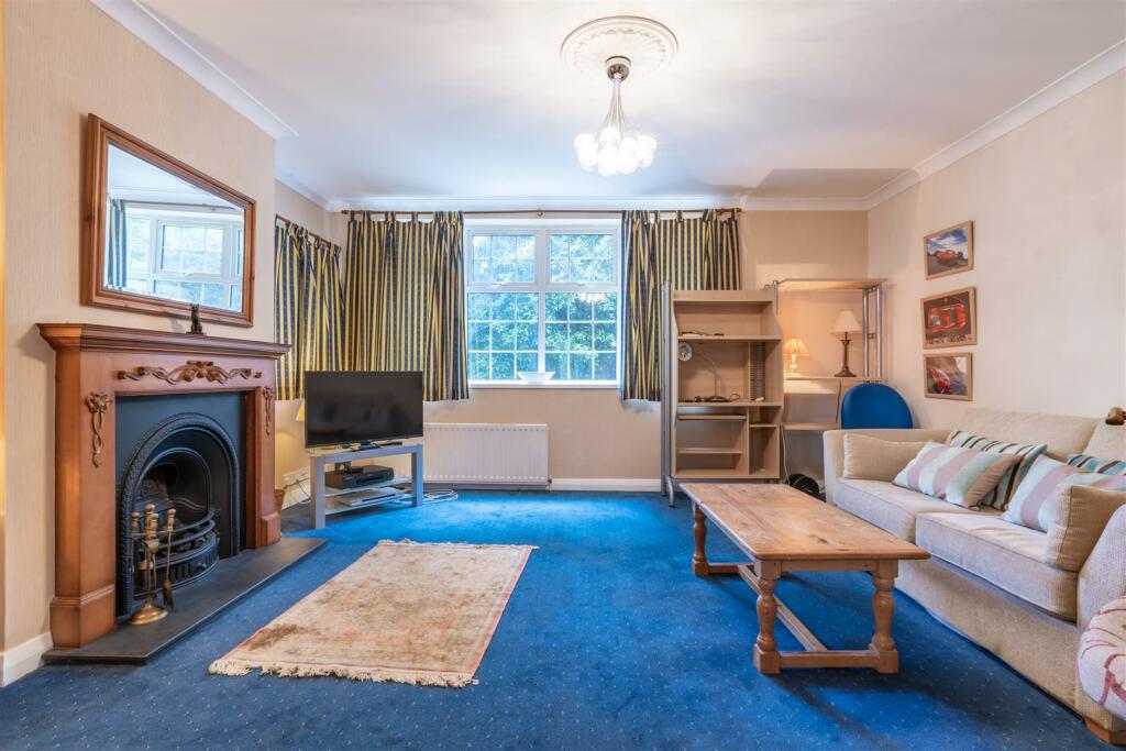 Additional property image - Sandbanks Road, Evening Hill