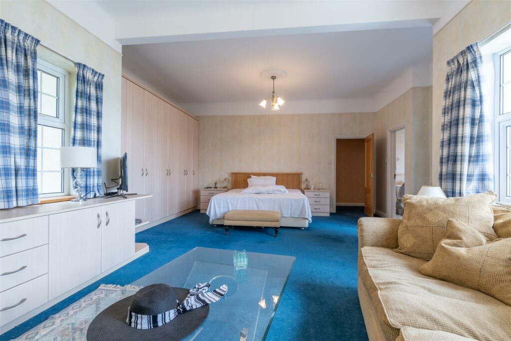 Additional property image - Sandbanks Road, Evening Hill