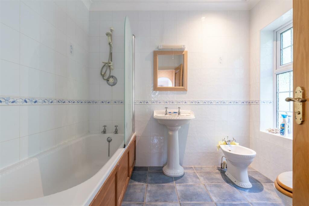 Additional property image - Sandbanks Road, Evening Hill