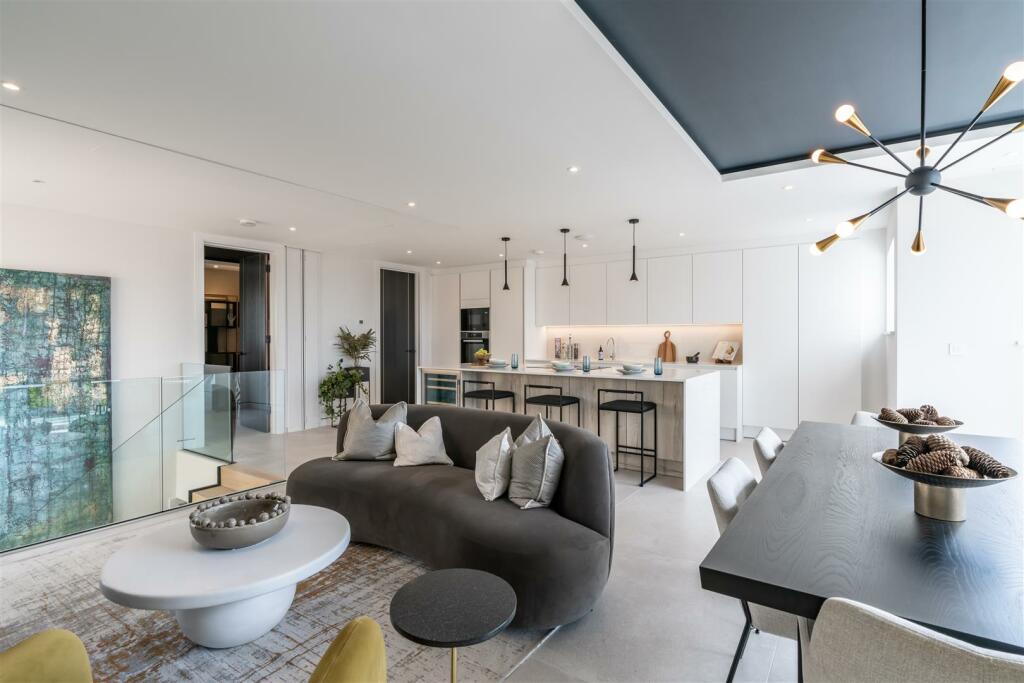 Additional property image - Dorset Lake Avenue, Lilliput