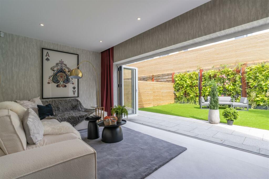 Additional property image - Dorset Lake Avenue, Lilliput
