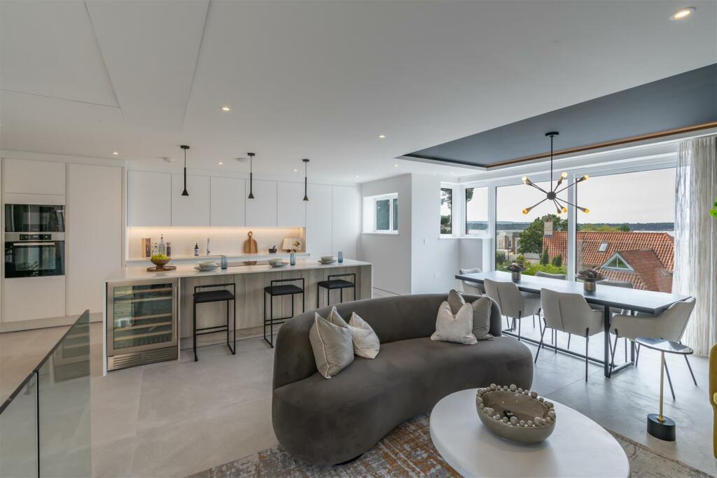Additional property image - Dorset Lake Avenue, Lilliput