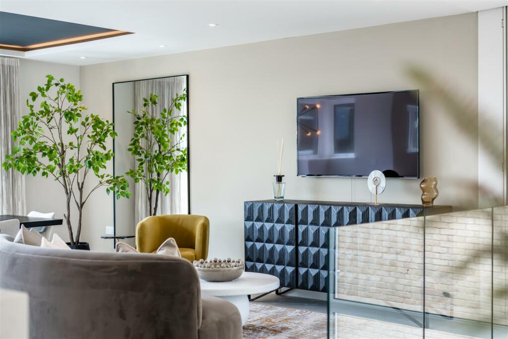 Additional property image - Dorset Lake Avenue, Lilliput