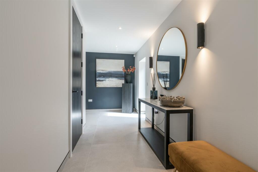 Additional property image - Dorset Lake Avenue, Lilliput