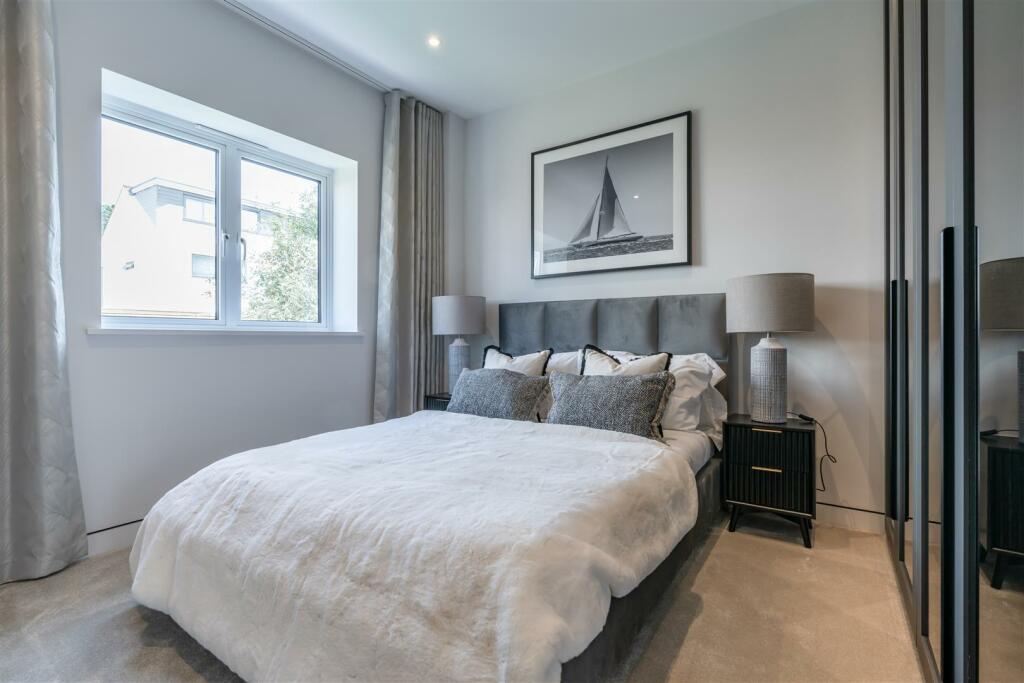 Additional property image - Dorset Lake Avenue, Lilliput